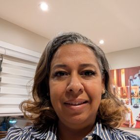 Lamia, Babysitter in Vaudreuil-Dorion