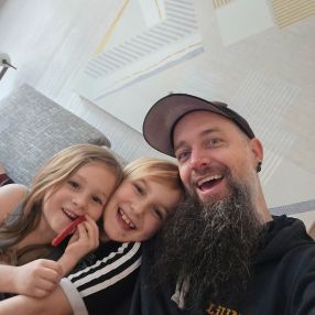AL, Famille à Penticton
