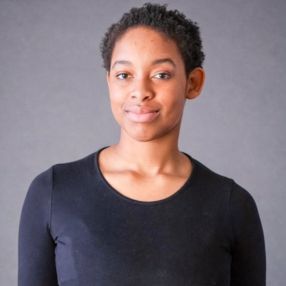 Zoe, Babysitter à Edmonton