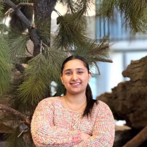 Harnoor, Babysitter à Winnipeg