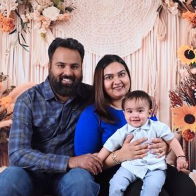 Sonali, Famille à Airdrie