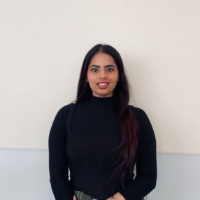 Harleen, Babysitter à Caledon