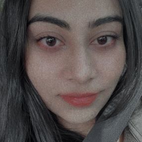 Harpreet kaur, Babysitter à Surrey