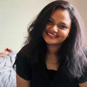 Ashitha, Babysitter à Aurora