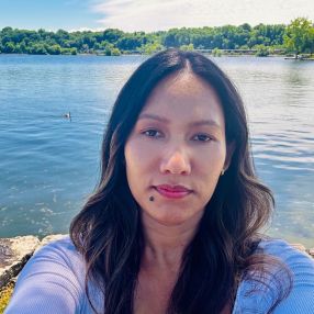 Muna, Babysitter in Woodstock