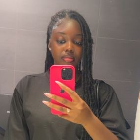 Leah Marcine, Babysitter à Montréal-Est