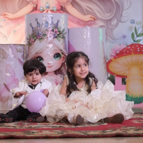 Muskan, Family in Acton