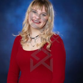 Lily, Babysitter in Castlegar