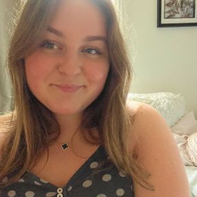 Ailah, Babysitter à Elmira
