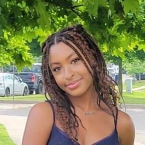 Julianna, Babysitter in Halton Hills
