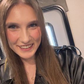 Lizzie, Babysitter à Vancouver