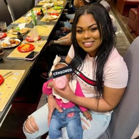 Saneika, Babysitter à Guelph