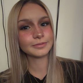 Vale, Babysitter à Candiac
