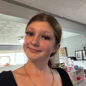 Maddi, Babysitter in Lower Sackville