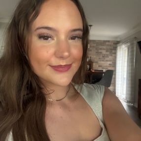 Leah, Babysitter à St. Catharines