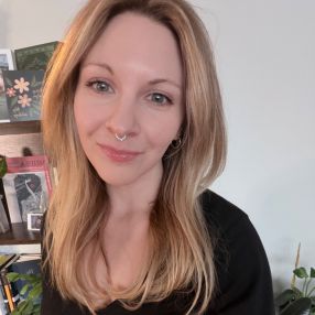 Carol-Anne, Babysitter in Winnipeg