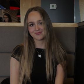 Alyce, Babysitter in Chambly
