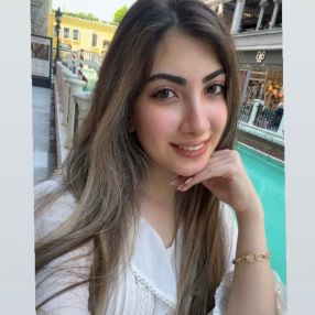 Hadis, Babysitter à Winnipeg