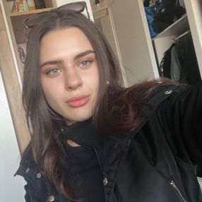 Jihane, Babysitter in L'Île-Perrot