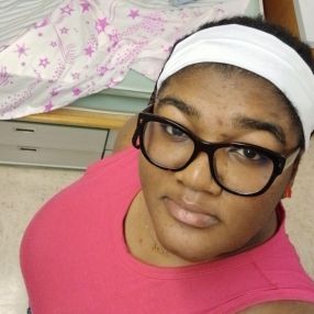 Leah, Babysitter in Victoriaville
