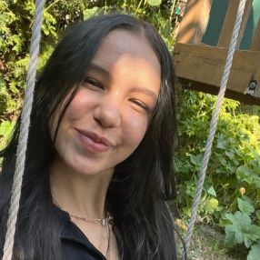 Sirine, Babysitter in Mercier