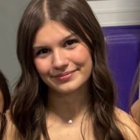 Hailey, Babysitter in Fall River