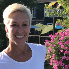 Anne, Babysitter in Mirabel
