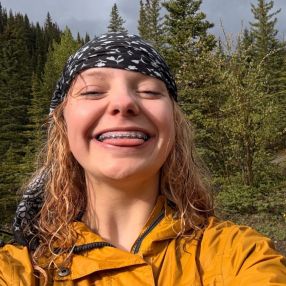 Emily, Babysitter in Cochrane