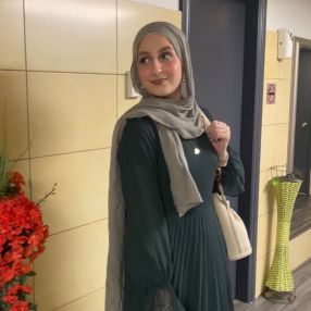 Yusur, Babysitter in Surrey