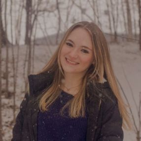 Lilly, Babysitter à Embrun