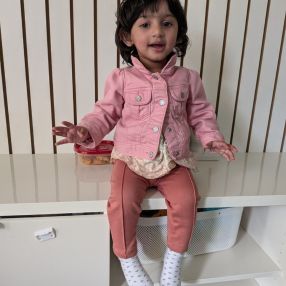 Shruti, Famille à Thorold