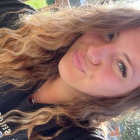Karina, Babysitter in Laval