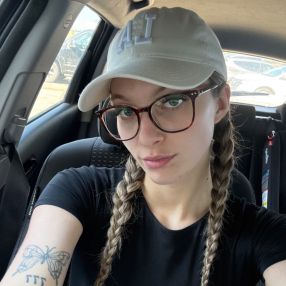 Taylor, Babysitter in Moose Jaw