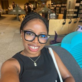 Simphie, Babysitter in Châteauguay