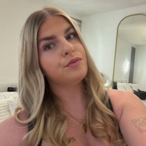 Presley, Babysitter à Airdrie