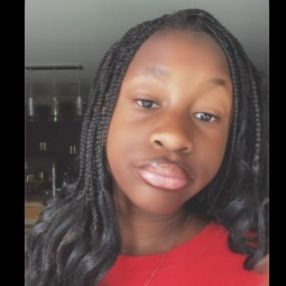 Gloria, Babysitter in Chambly