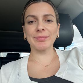 Amira, Babysitter in Burlington