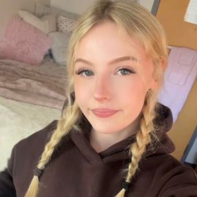 Kyla, Babysitter à Mississauga
