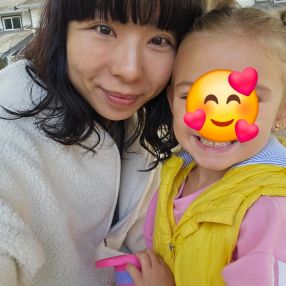 Hayan, Babysitter in Colwood