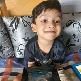 Kirti, Famille à Brantford