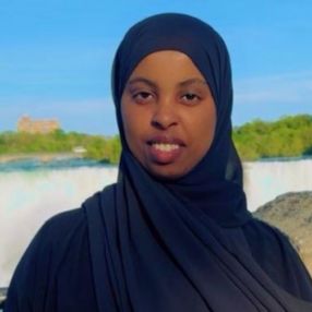 Asma, Babysitter à Niagara Falls