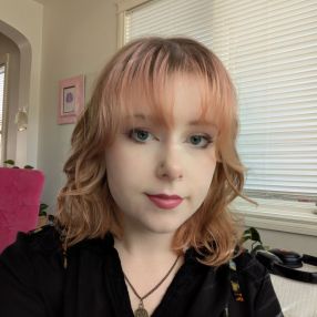 Chloe, Babysitter à Calgary