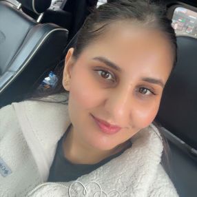 Simranpreet, Babysitter à Dartmouth