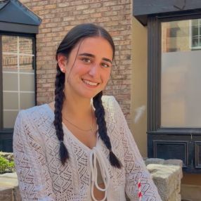 Alina, Babysitter in Burlington