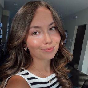 Chandelle, Babysitter in Winnipeg