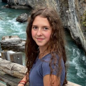Evelina, Babysitter à Lacombe