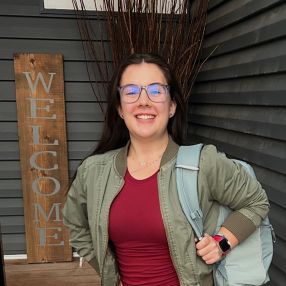 Alexa, Babysitter in Airdrie