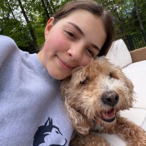 Anne-Sophie, Babysitter à Magog