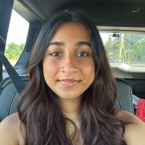 Deeya, Babysitter à Vaughan