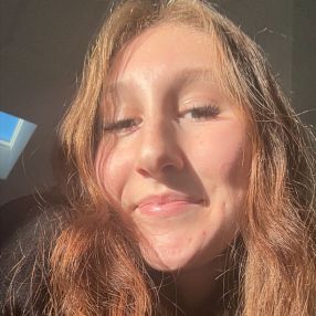 Naomi, Babysitter in Eastern Passage